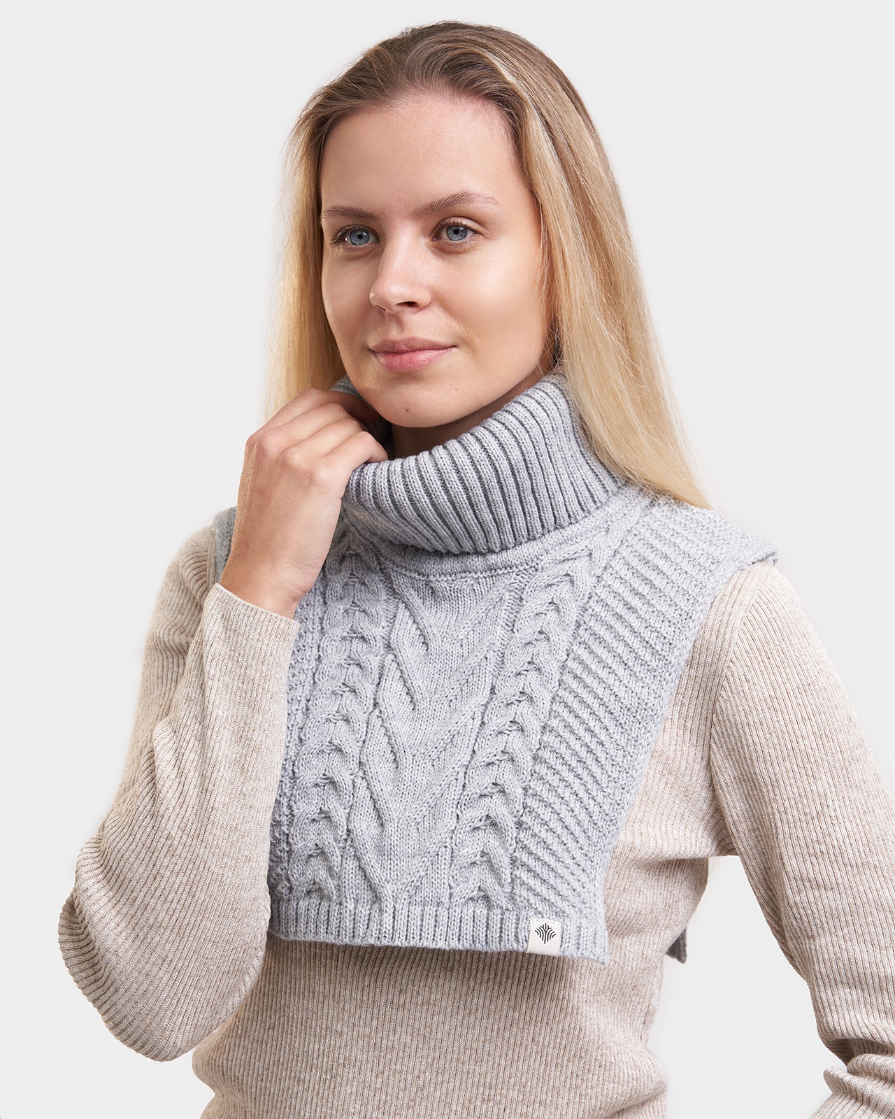 Käsmu turtleneck collar