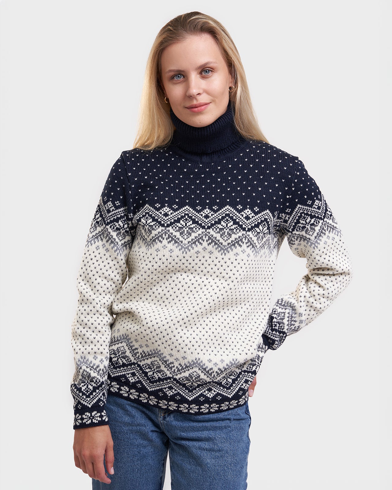 Wool women's high neck sweater