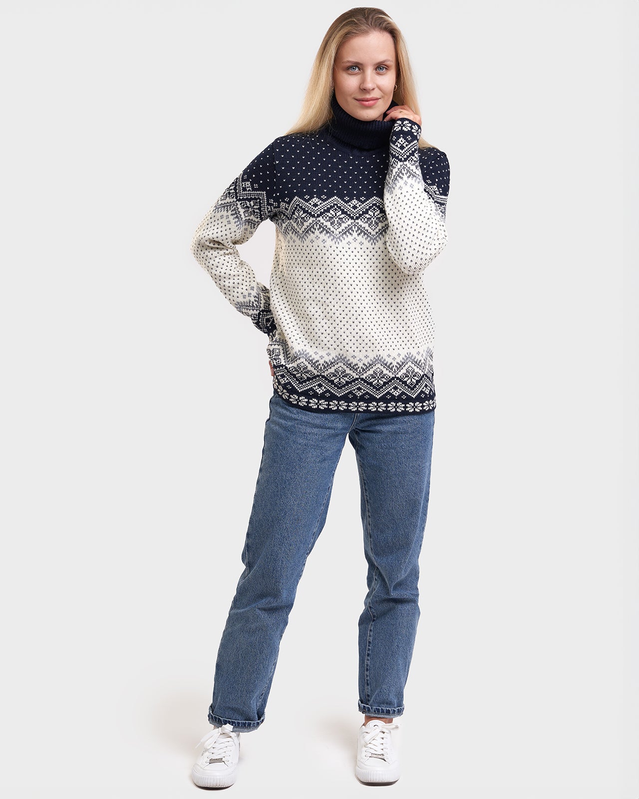 Wool women's high neck sweater