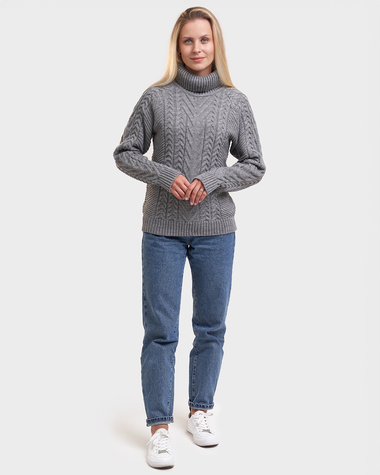 Women's wool braided sweater grey