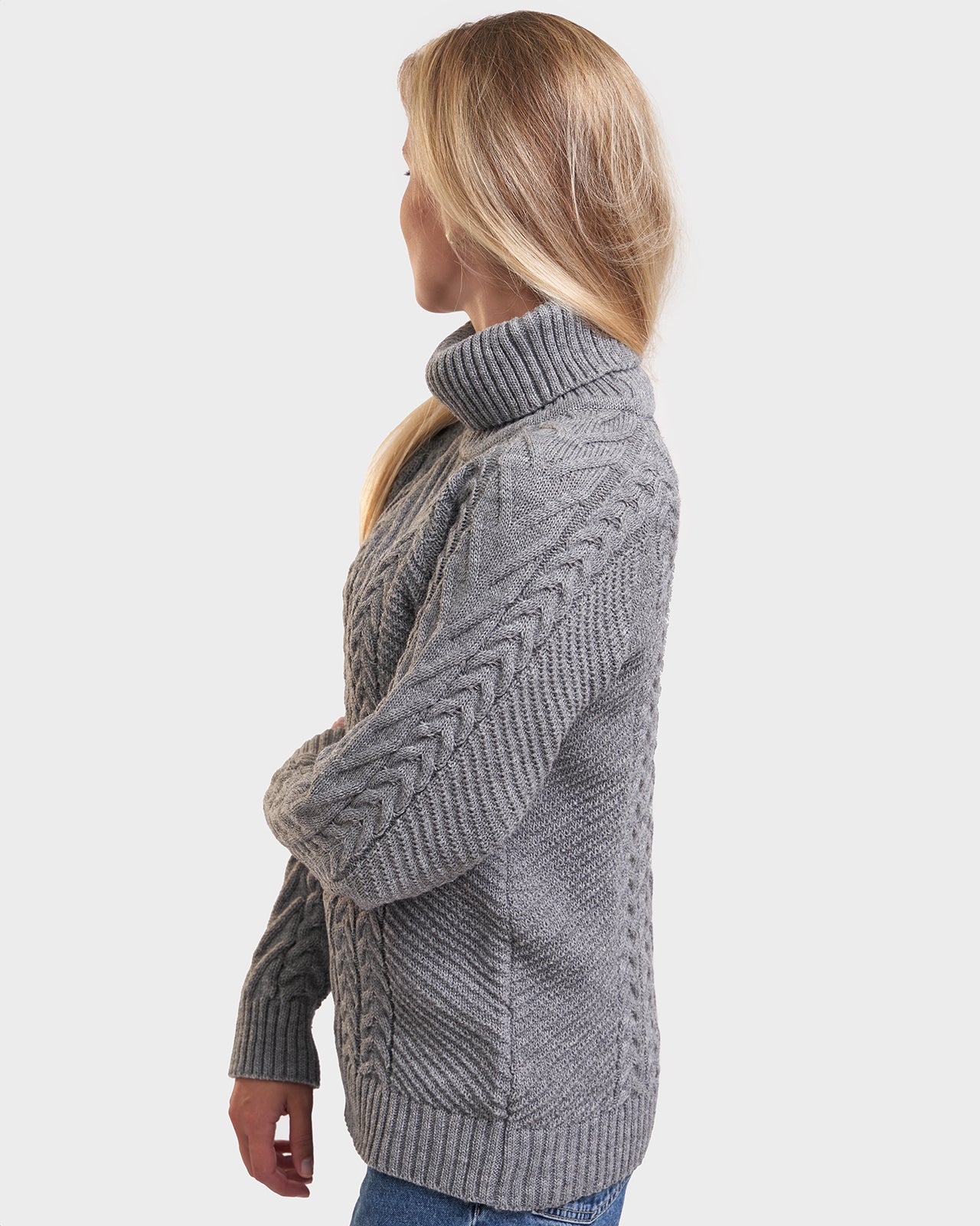 Women's wool braided sweater grey