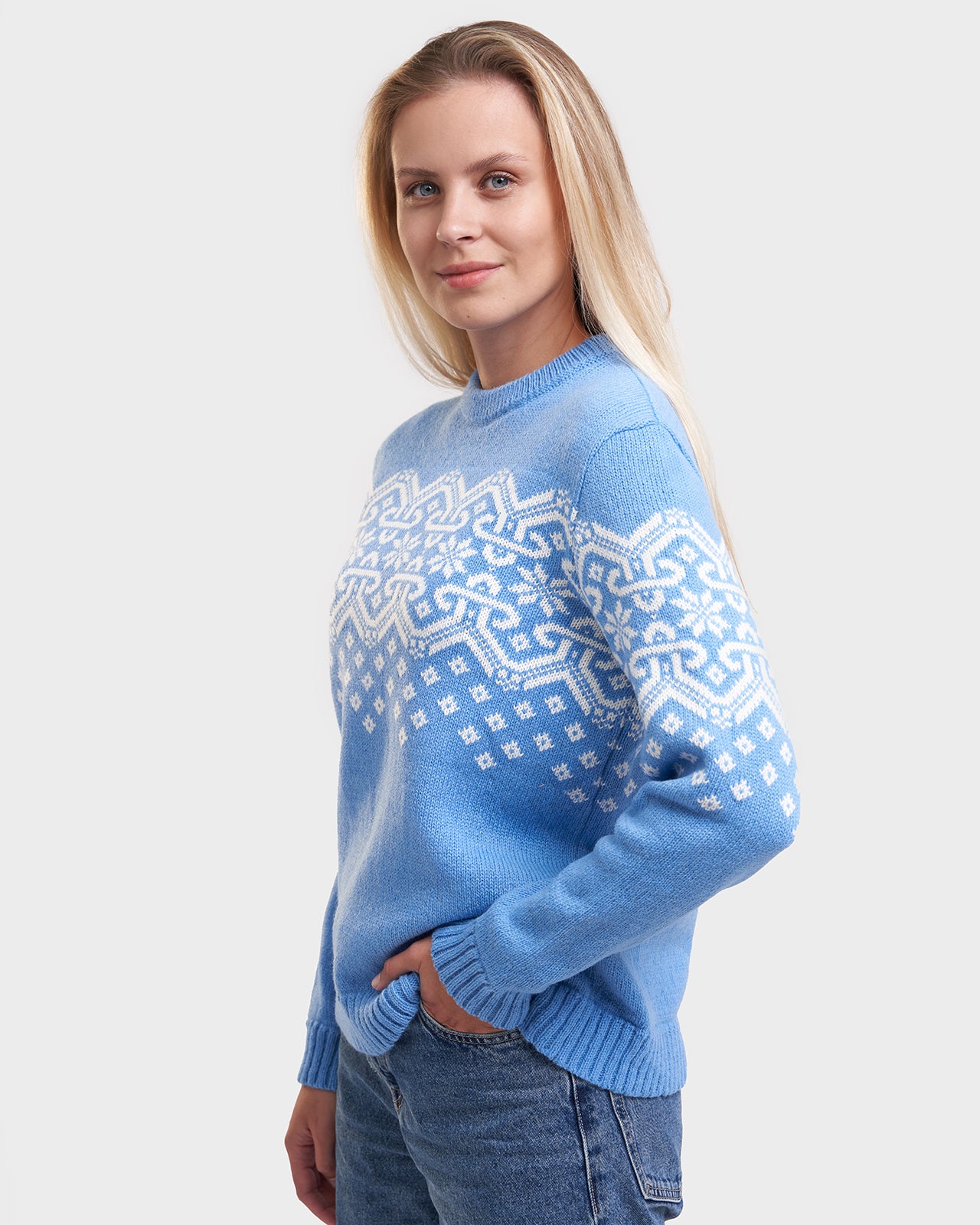 Saxby women's round neck sweater