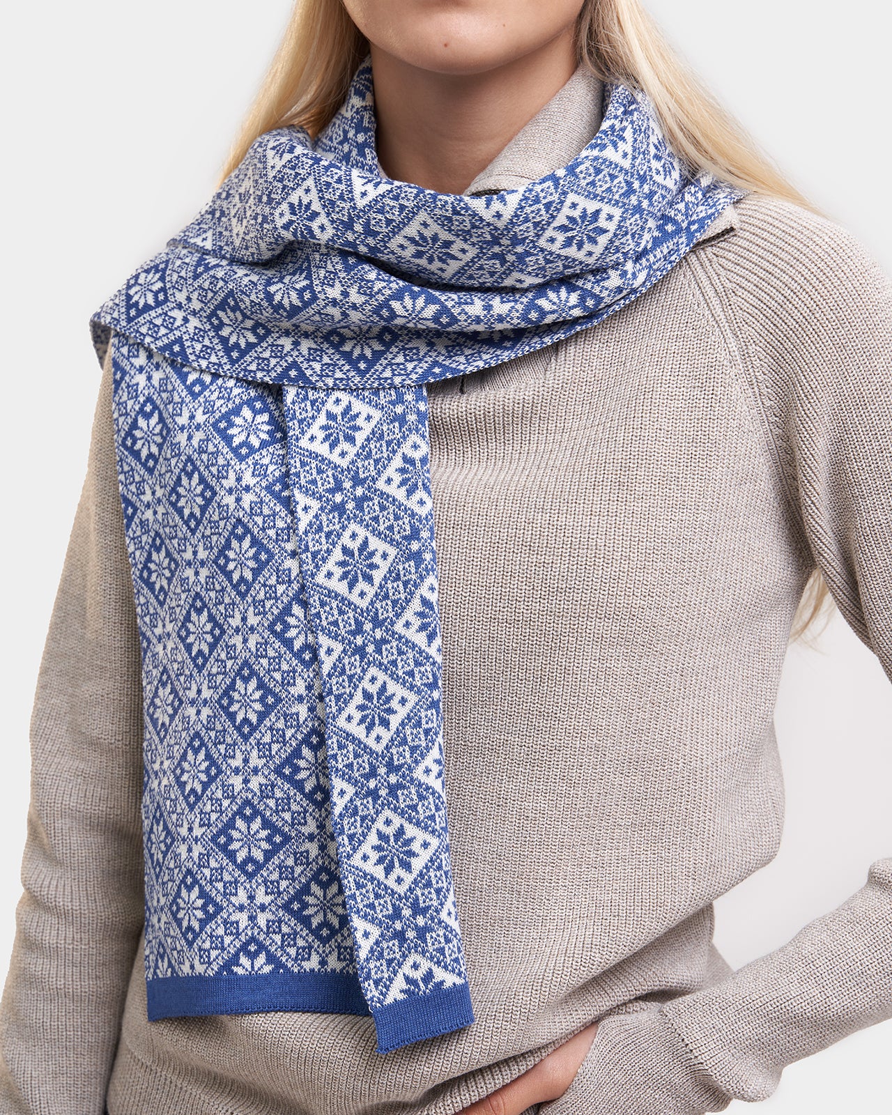 Hiiu woolen scarf