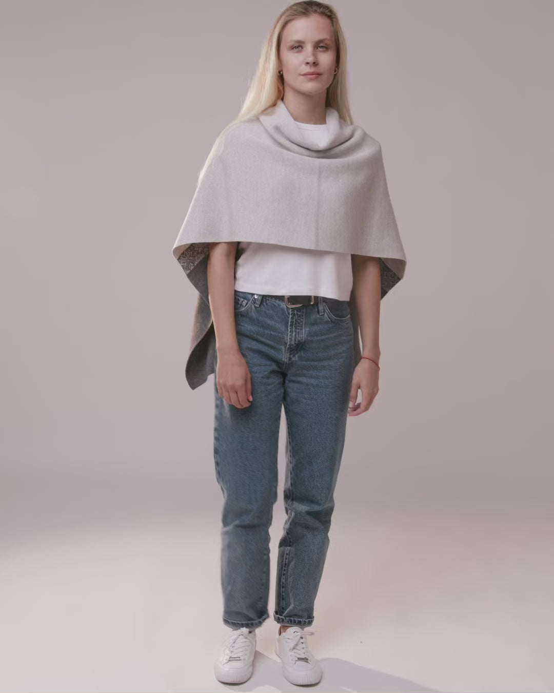 Vormsi merino poncho