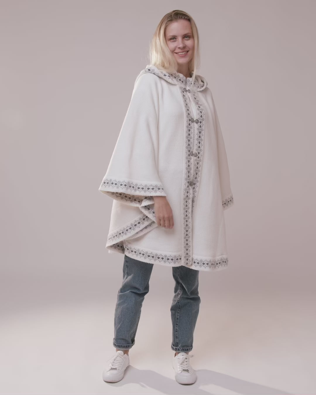 Seto woolen hooded poncho