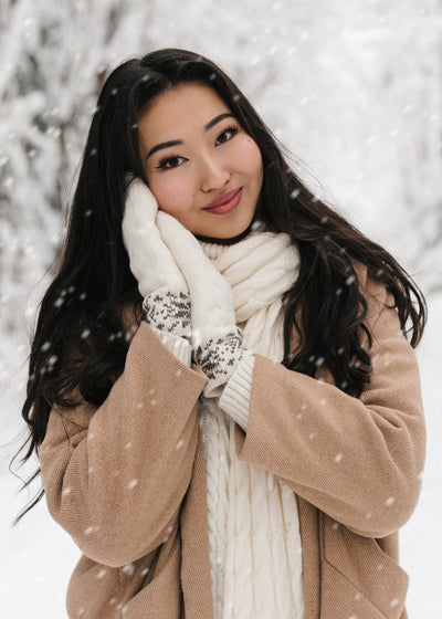 wool white mittens