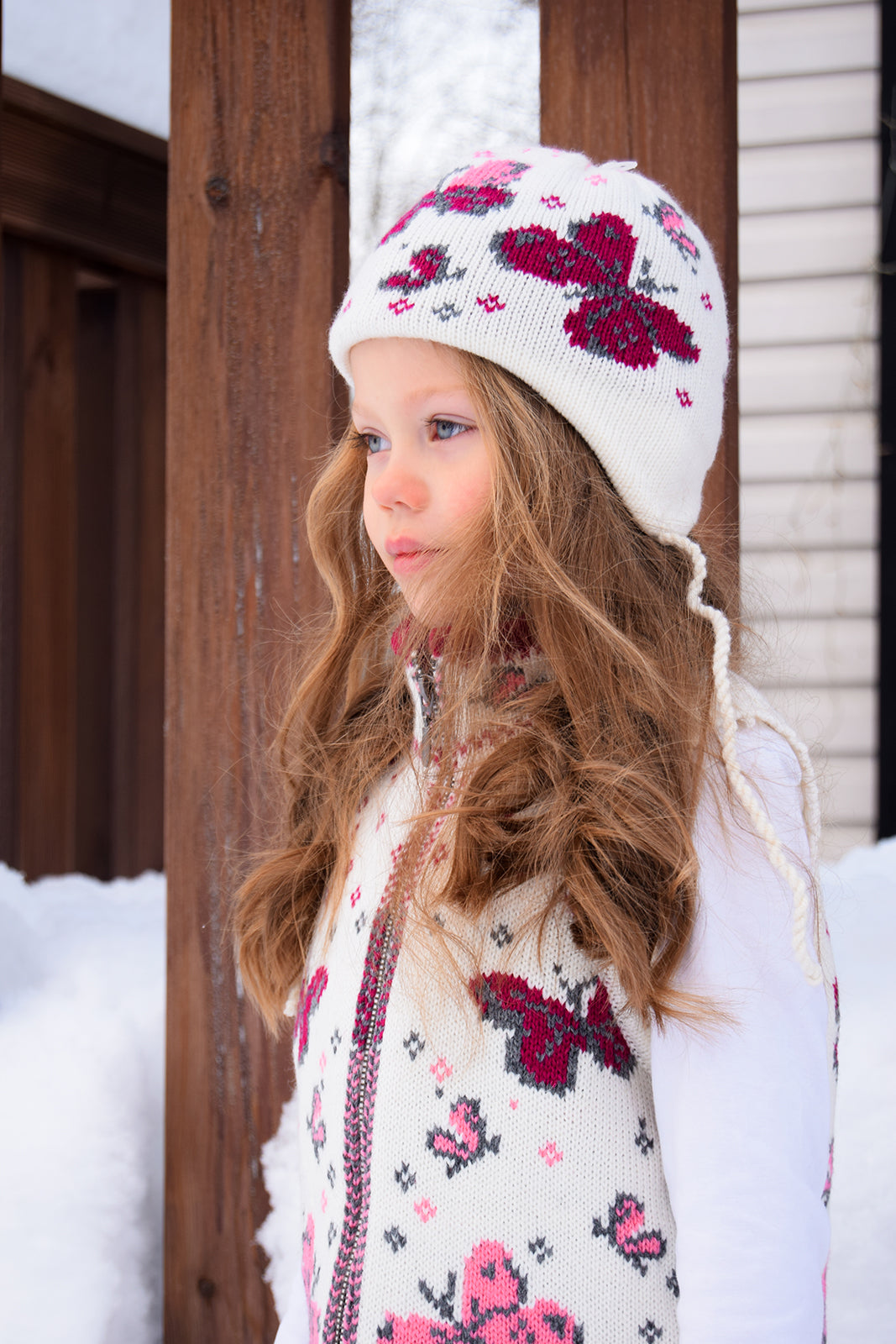 Kid's wool hat with butterflies