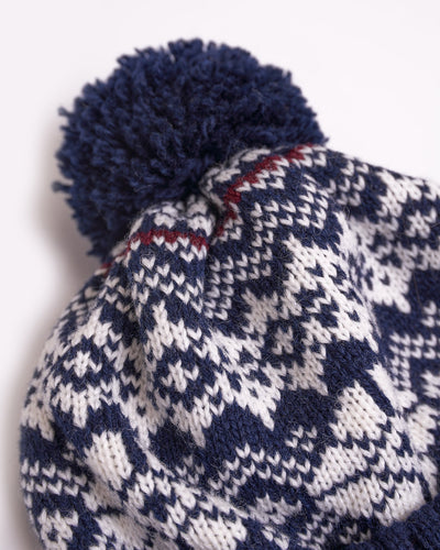 hat with pompom navy